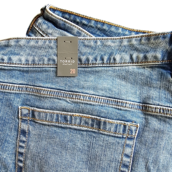NEW Torrid Light Blue Jean Denim Shorts Size 20 - Picture 2 of 6